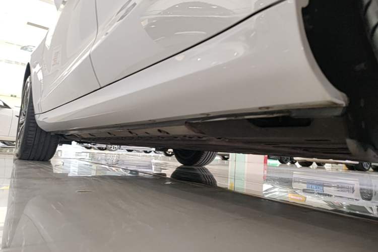 Used Hima AITO M5 2022 Extended-Range Four-Wheel Drive Performance Version Left Side Sill