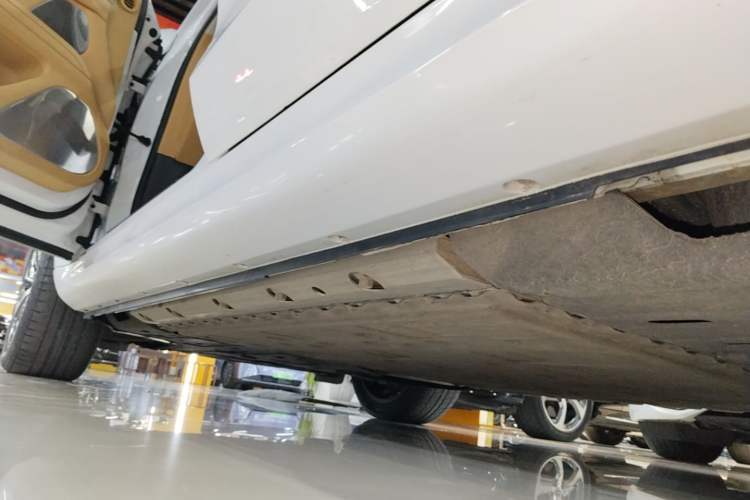 Used Hima AITO M5 2022 Extended-Range Four-Wheel Drive Ultimate Edition Left Side Sill