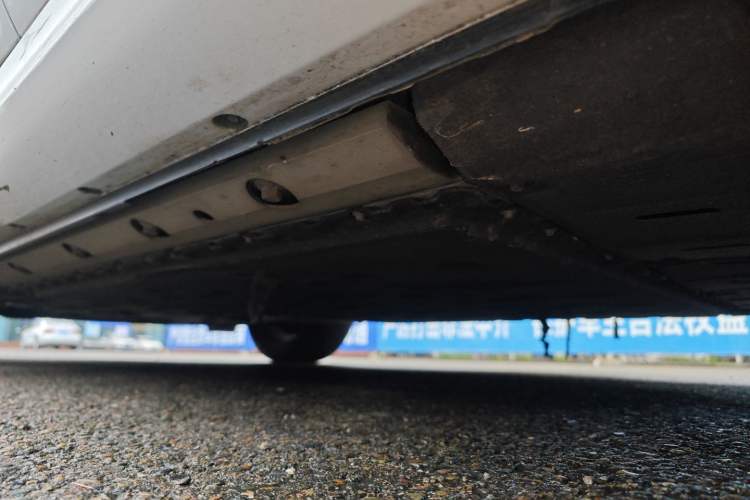 Used Hima AITO M5 2022 Range-Extended Rear-Drive Standard Version Left Side Sill