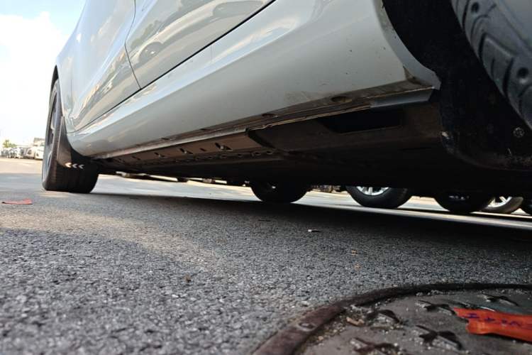 Used Hima AITO M5 2022 Extended-Range Four-Wheel Drive Performance Version Left Side Sill