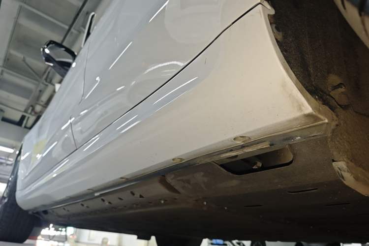 Used Hima AITO M5 2022 Extended-Range Four-Wheel Drive Ultimate Edition Left Side Sill