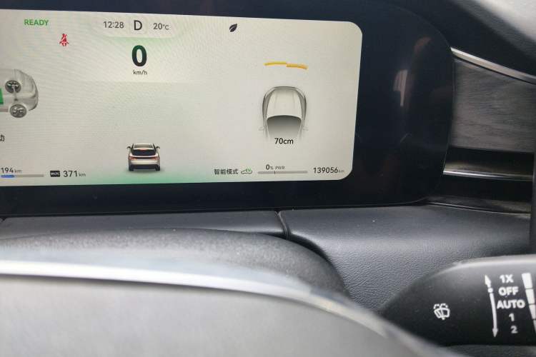 Used Hima AITO M5 2022 Extended-Range Four-Wheel Drive Performance Version Odometer Close Up
