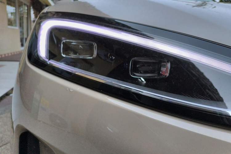 Used Hima AITO M5 2022 Pure Electric Rear-Drive Standard Edition Right Front Headlight