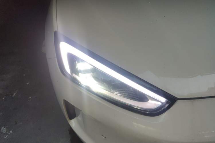 Used Hima AITO M5 2022 Pure Electric All-Wheel-Drive Performance Edition Right Front Headlight