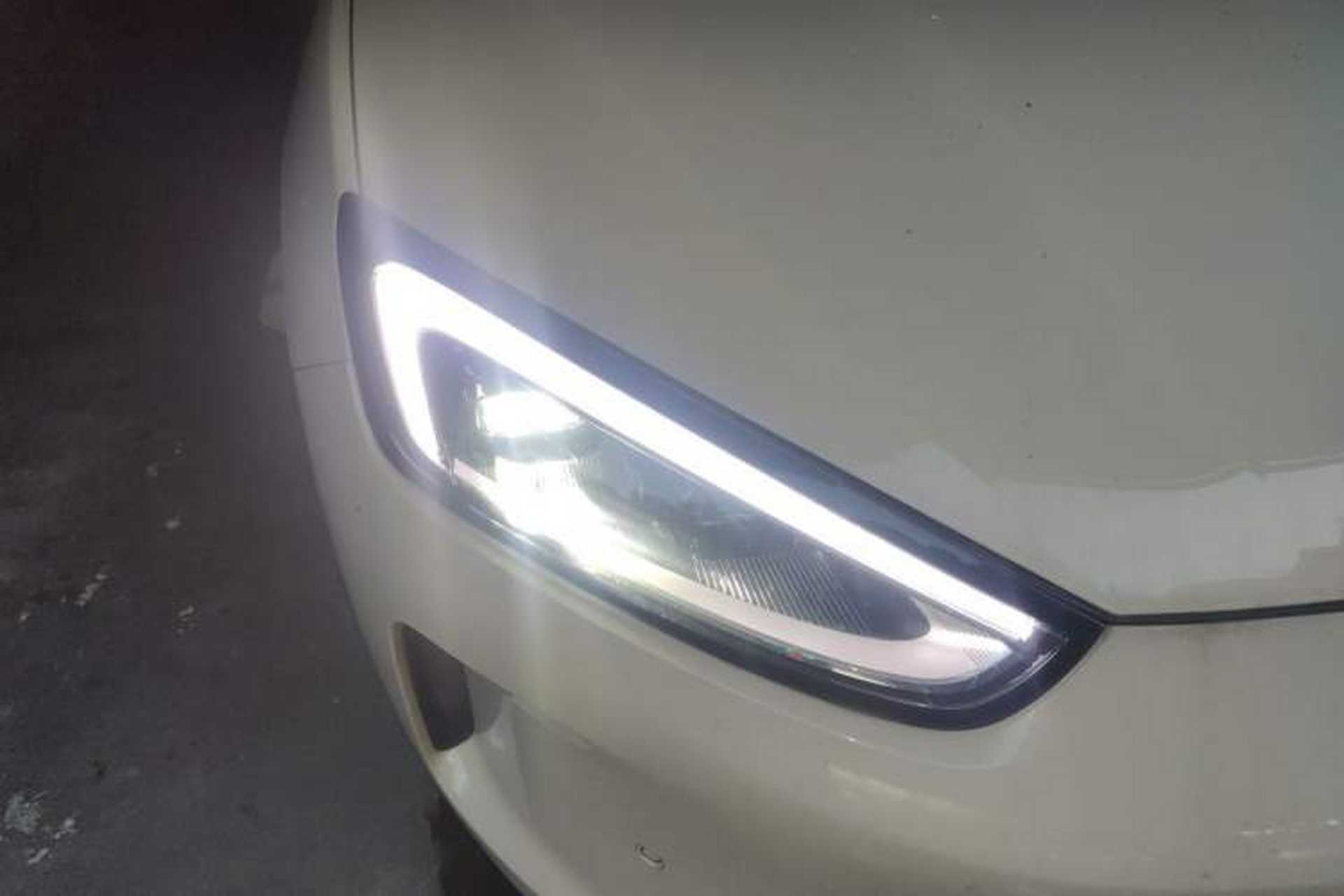 Used Hima AITO M5 2022 Pure Electric All-Wheel-Drive Performance Edition Right Front Headlight
