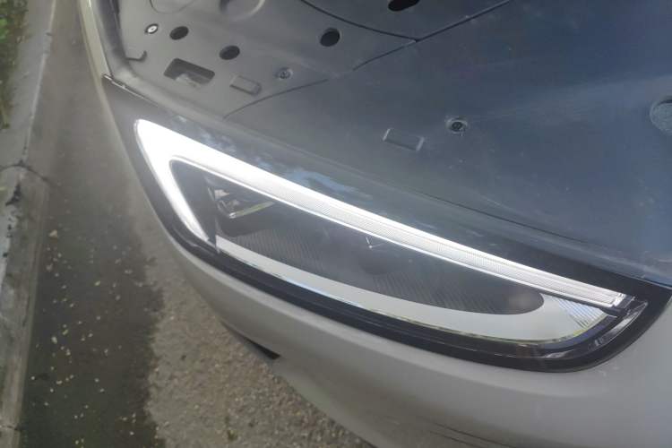Used Hima AITO M5 2022 Pure Electric All-Wheel-Drive Performance Edition Right Front Headlight