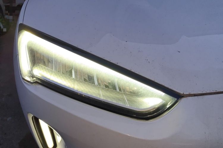Used Hima AITO M5 2022 Extended-Range Four-Wheel Drive Ultimate Edition Right Front Headlight