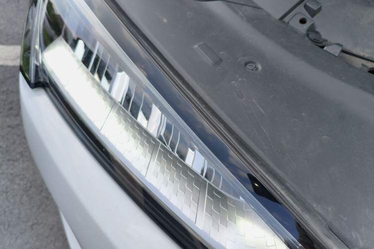 Used Hima AITO M5 2022 Extended-Range Four-Wheel Drive Ultimate Edition Right Front Headlight