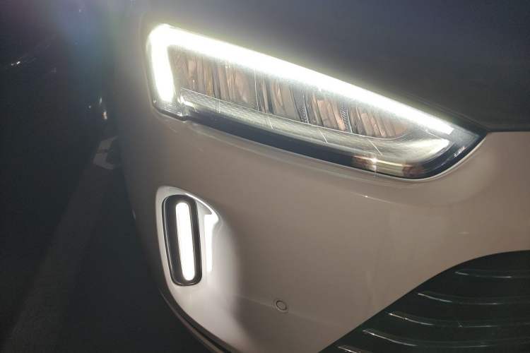 Used Hima AITO M5 2022 Range-Extended Rear-Drive Standard Version Right Front Headlight