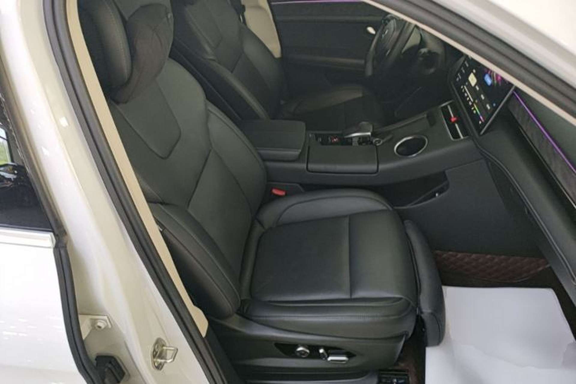 Used Hima AITO M5 2022 Extended-Range Four-Wheel Drive Performance Version Right Front Seat