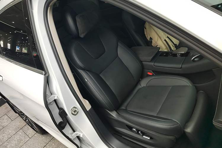 Used Hima AITO M5 2022 Extended-Range Four-Wheel Drive Flagship Edition Right Front Seat