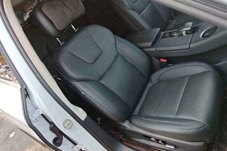 Used Hima AITO M5 2022 Extended-Range Four-Wheel Drive Performance Version Right Front Seat