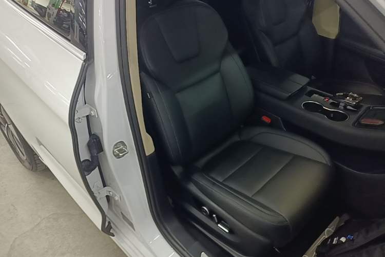 Used Hima AITO M5 2022 Pure Electric Rear-Drive Standard Edition Right Front Seat