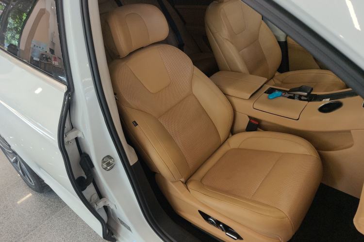 Used Hima AITO M5 2022 Extended-Range Four-Wheel Drive Ultimate Edition Right Front Seat