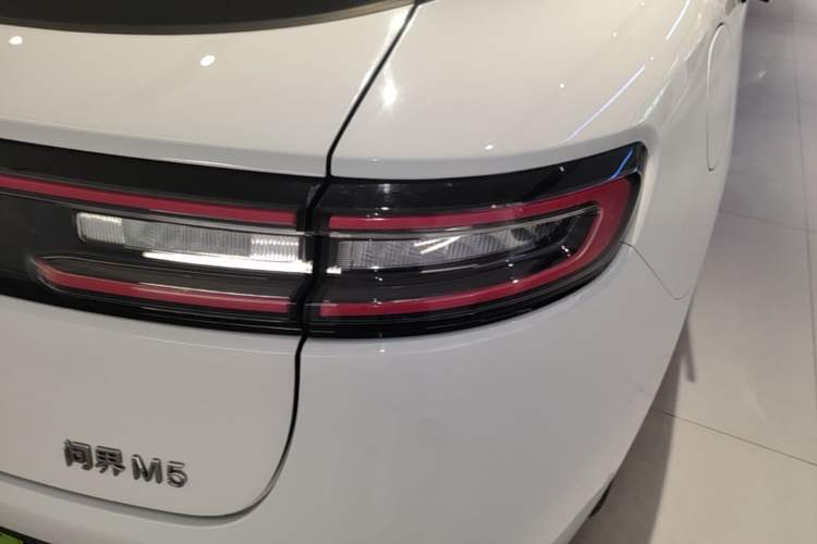 Used Hima AITO M5 2022 Extended-Range Four-Wheel Drive Performance Version Right Rear Taillight