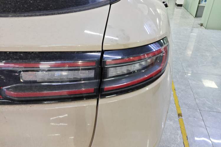 Used Hima AITO M5 2022 Pure Electric All-Wheel-Drive Performance Edition Right Rear Taillight