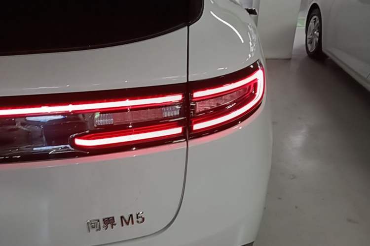 Used Hima AITO M5 2022 Extended-Range Four-Wheel Drive Ultimate Edition Right Rear Taillight