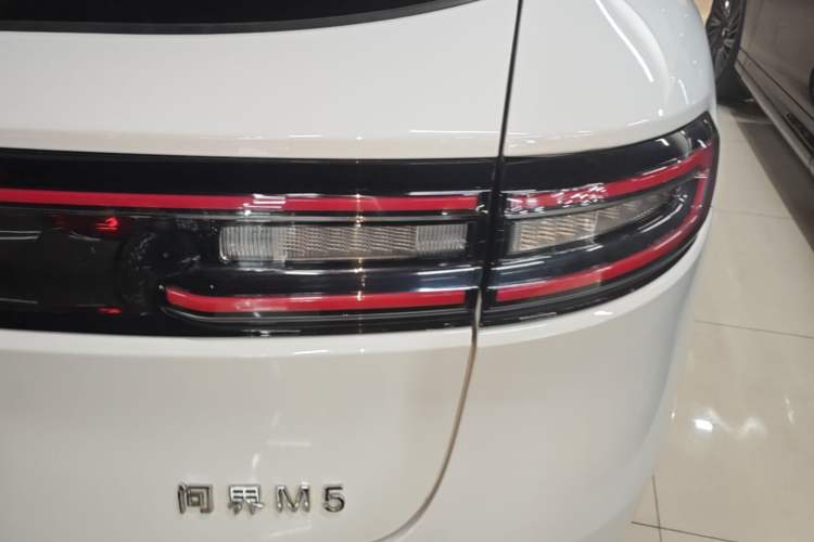 Used Hima AITO M5 2022 Extended-Range Four-Wheel Drive Performance Version Right Rear Taillight