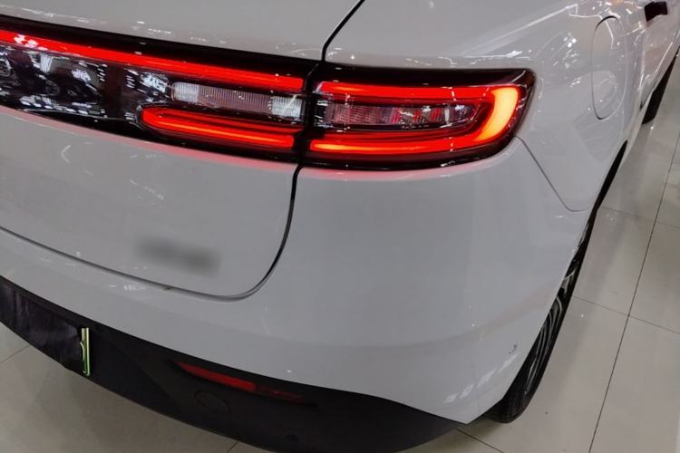 Used Hima AITO M5 2022 Extended-Range Four-Wheel Drive Ultimate Edition Right Rear Taillight