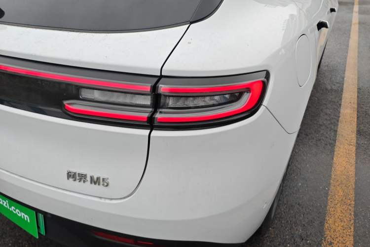 Used Hima AITO M5 2022 Range-Extended Rear-Drive Standard Version Right Rear Taillight