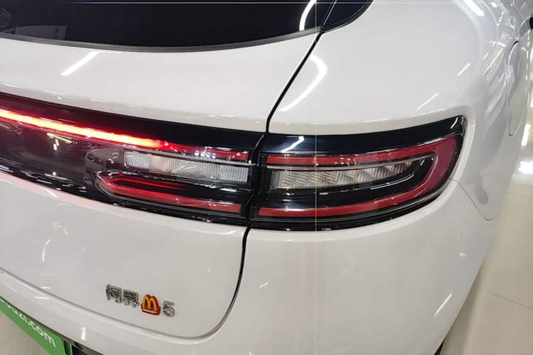Used Hima AITO M5 2022 Extended-Range Four-Wheel Drive Performance Version Right Rear Taillight