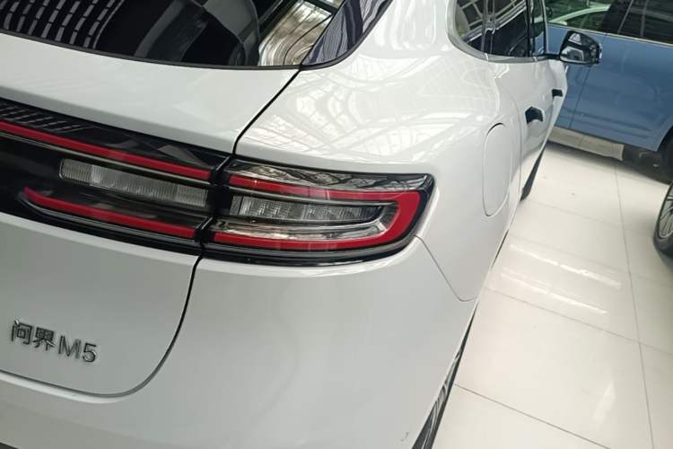Used Hima AITO M5 2022 Extended-Range Four-Wheel Drive Flagship Edition Right Rear Taillight