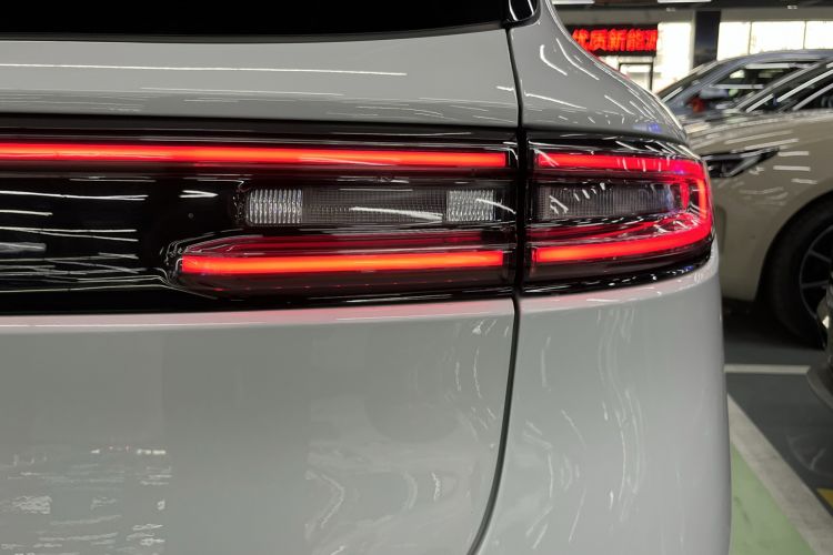 Used Hima AITO M5 2022 Range-Extended Rear-Drive Standard Version Right Rear Taillight