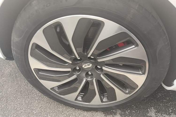 Used Hima AITO M5 2022 Range-Extended Rear-Drive Standard Version Right Rear Wheel Hub