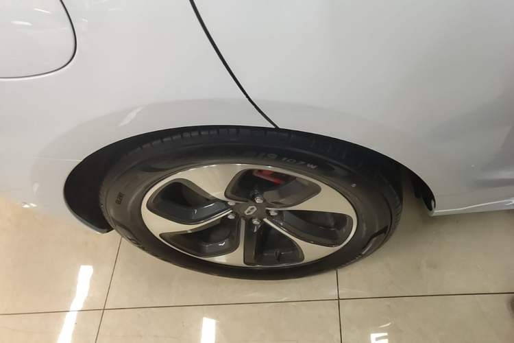 Used Hima AITO M5 2022 Range-Extended Rear-Drive Standard Version Right Rear Wheel Hub