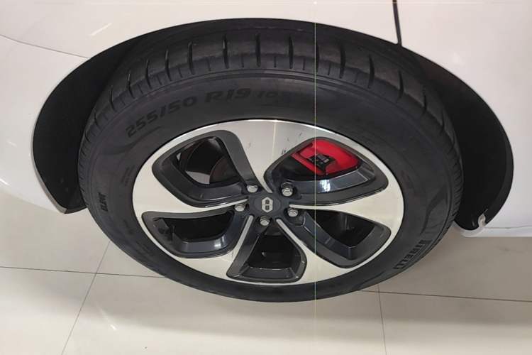 Used Hima AITO M5 2022 Extended-Range Four-Wheel Drive Performance Version Right Rear Wheel Hub