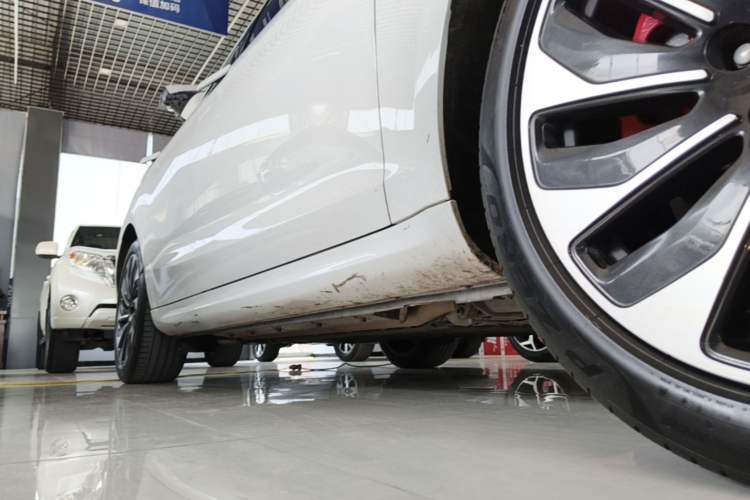 Used Hima AITO M5 2022 Extended-Range Four-Wheel Drive Performance Version Right Side Sill