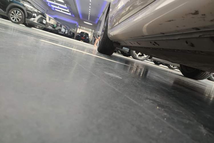 Used Hima AITO M5 2022 Pure Electric All-Wheel-Drive Performance Edition Right Side Sill