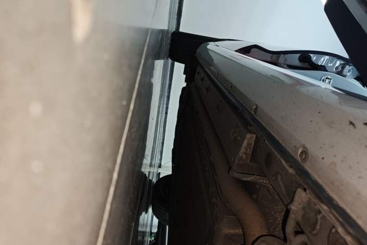 Used Hima AITO M5 2022 Extended-Range Four-Wheel Drive Flagship Edition Right Side Sill