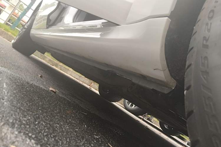 Used Hima AITO M5 2022 Range-Extended Rear-Drive Standard Version Right Side Sill