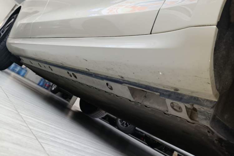 Used Hima AITO M5 2022 Pure Electric Rear-Drive Standard Edition Right Side Sill