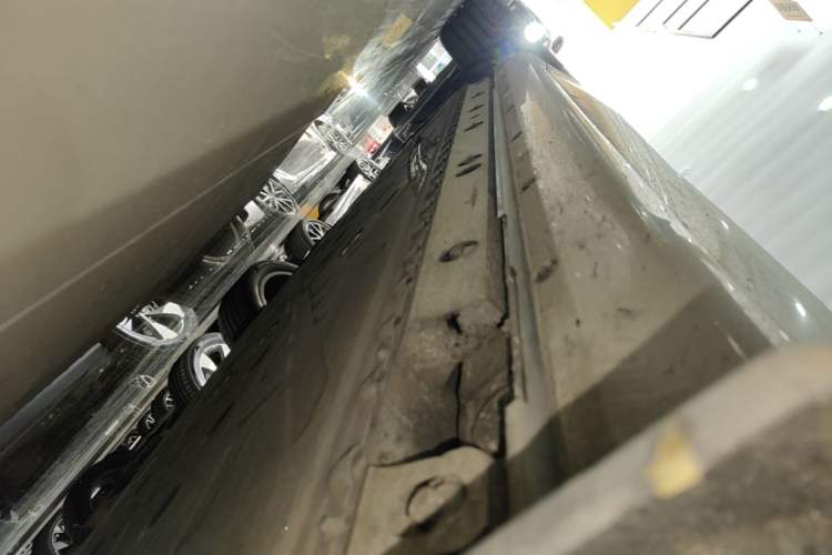Used Hima AITO M5 2022 Pure Electric Rear-Drive Standard Edition Right Side Sill