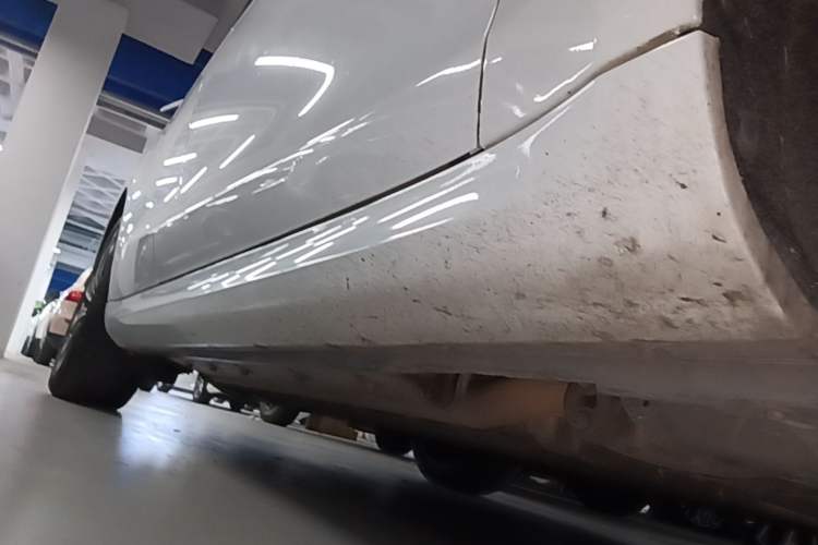 Used Hima AITO M5 2022 Extended-Range Four-Wheel Drive Ultimate Edition Right Side Sill