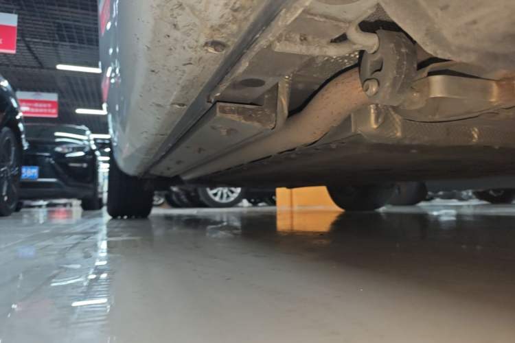 Used Hima AITO M5 2022 Extended-Range Four-Wheel Drive Performance Version Right Side Sill