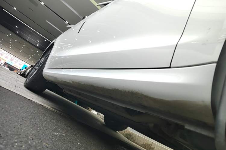 Used Hima AITO M5 2022 Extended-Range Four-Wheel Drive Flagship Edition Right Side Sill