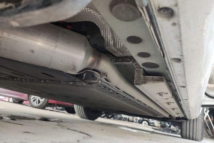 Used Hima AITO M5 2022 Range-Extended Rear-Drive Standard Version Right Side Sill
