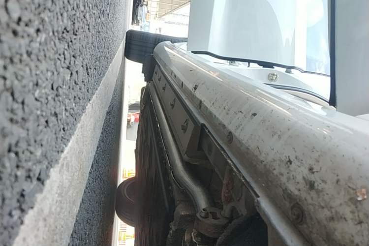 Used Hima AITO M5 2022 Extended-Range Four-Wheel Drive Performance Version Right Side Sill