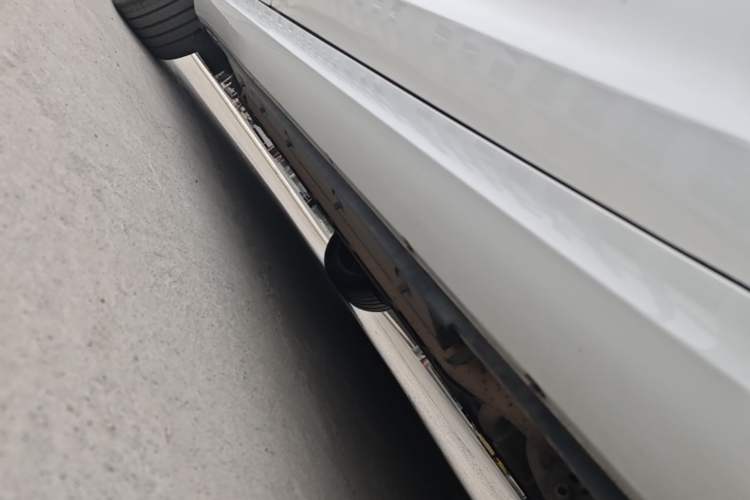 Used Hima AITO M5 2022 Extended-Range Four-Wheel Drive Performance Version Right Side Sill