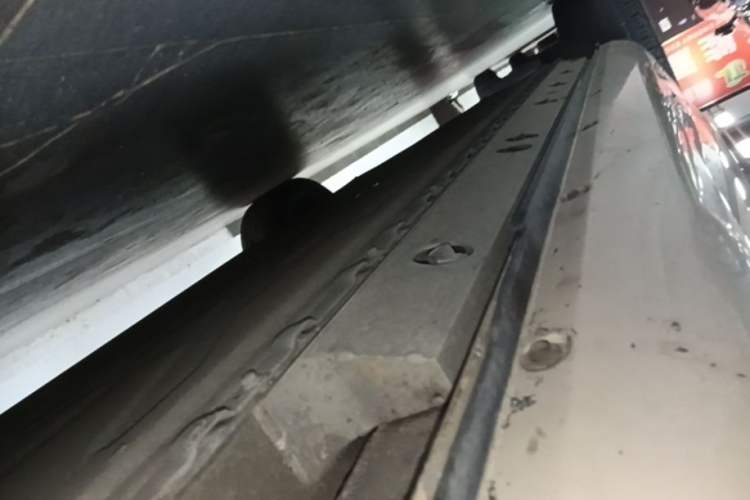 Used Hima AITO M5 2022 Pure Electric Rear-Drive Standard Edition Right Side Sill