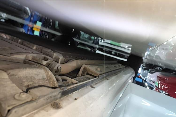 Used Hima AITO M5 2022 Extended-Range Four-Wheel Drive Performance Version Right Side Sill