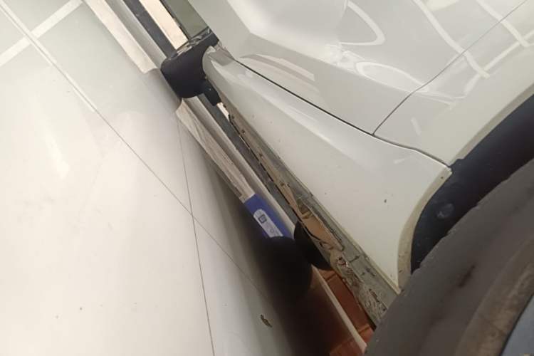 Used Hima AITO M5 2022 Extended-Range Four-Wheel Drive Flagship Edition Right Side Sill