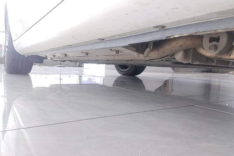 Used Hima AITO M5 2022 Extended-Range Four-Wheel Drive Performance Version Right Side Sill