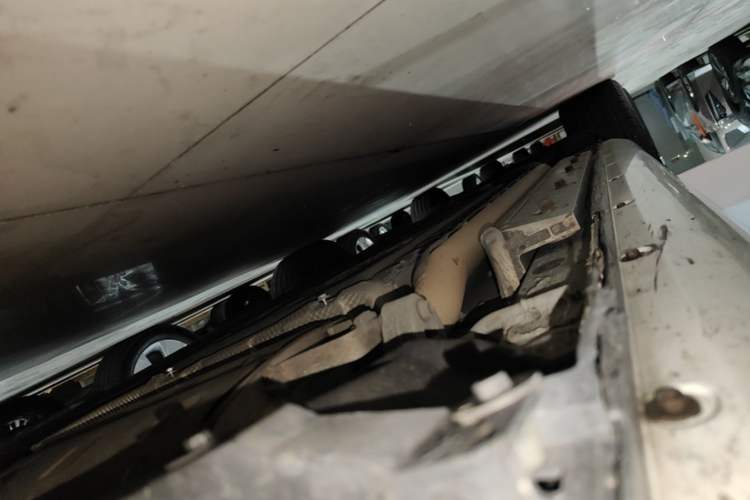 Used Hima AITO M5 2022 Extended-Range Four-Wheel Drive Performance Version Right Side Sill