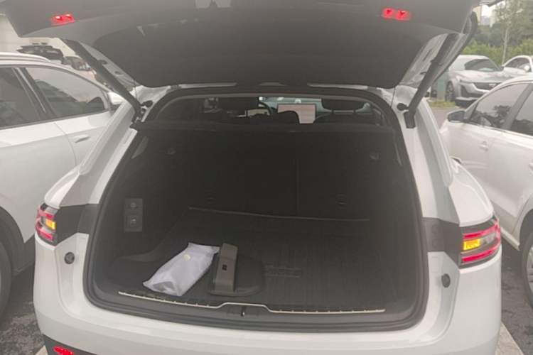 Used Hima AITO M5 2022 Range-Extended Rear-Drive Standard Version Trunk