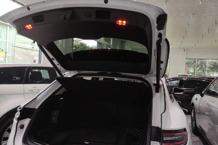 Used Hima AITO M5 2022 Extended-Range Four-Wheel Drive Ultimate Edition Trunk