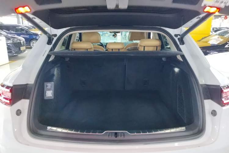 Used Hima AITO M5 2022 Extended-Range Four-Wheel Drive Ultimate Edition Trunk